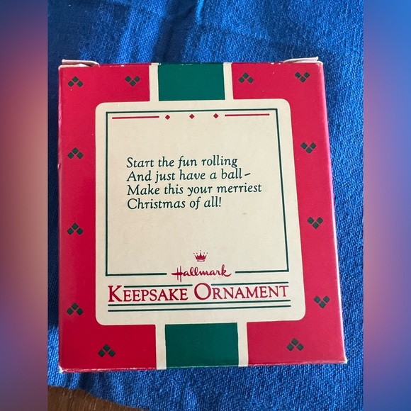 Set of 2 Hallmark Vintage Keepsake Ornaments 1985 - Picture 2 of 13